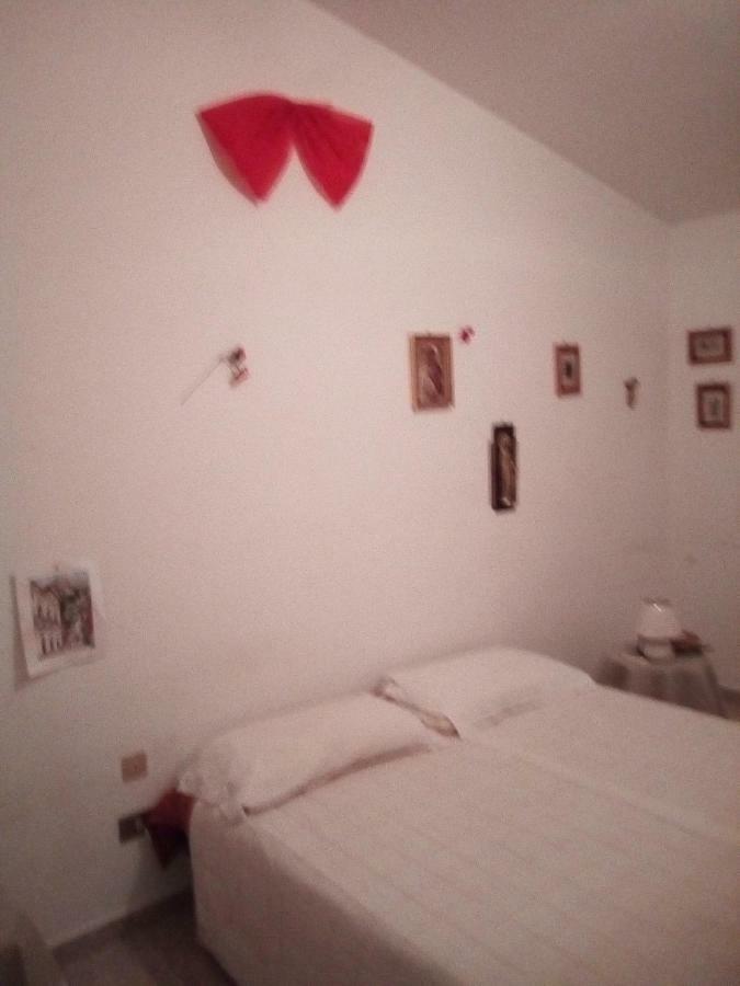 Sperone Hotel Mandra Capreria Buitenkant foto