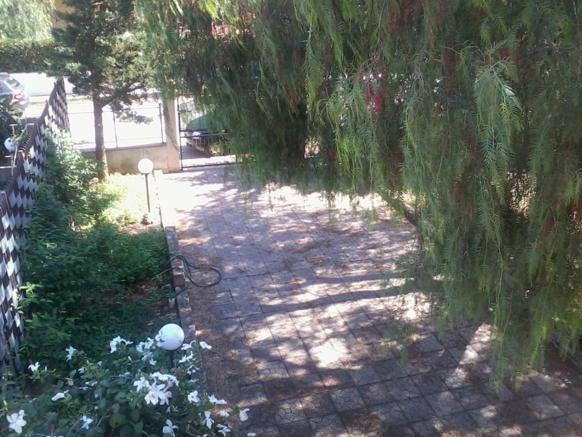 Sperone Hotel Mandra Capreria Buitenkant foto