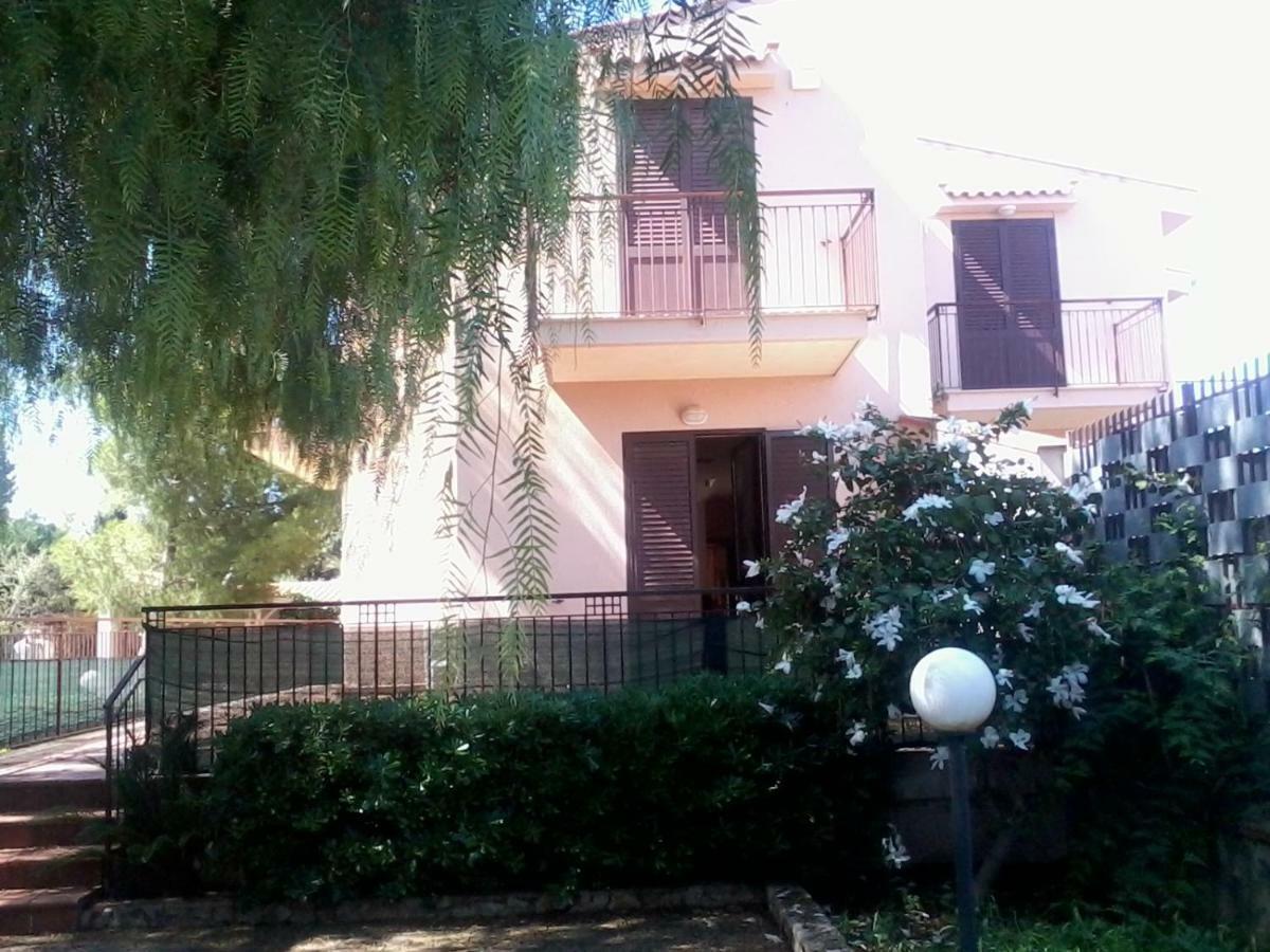 Sperone Hotel Mandra Capreria Buitenkant foto