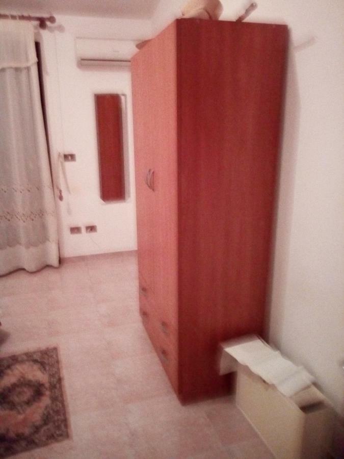 Sperone Hotel Mandra Capreria Buitenkant foto